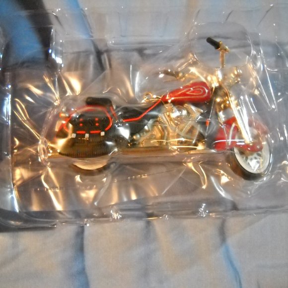 VINTAGE 1999 Hallmark Harley Davidson 1997 Heritage Spring w/1999paint scheme #1 - Picture 3 of 8